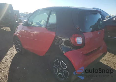 2016 Smart Fortwo z USA, uszkodzony, nr VIN WMEFJ5DA3GK066971